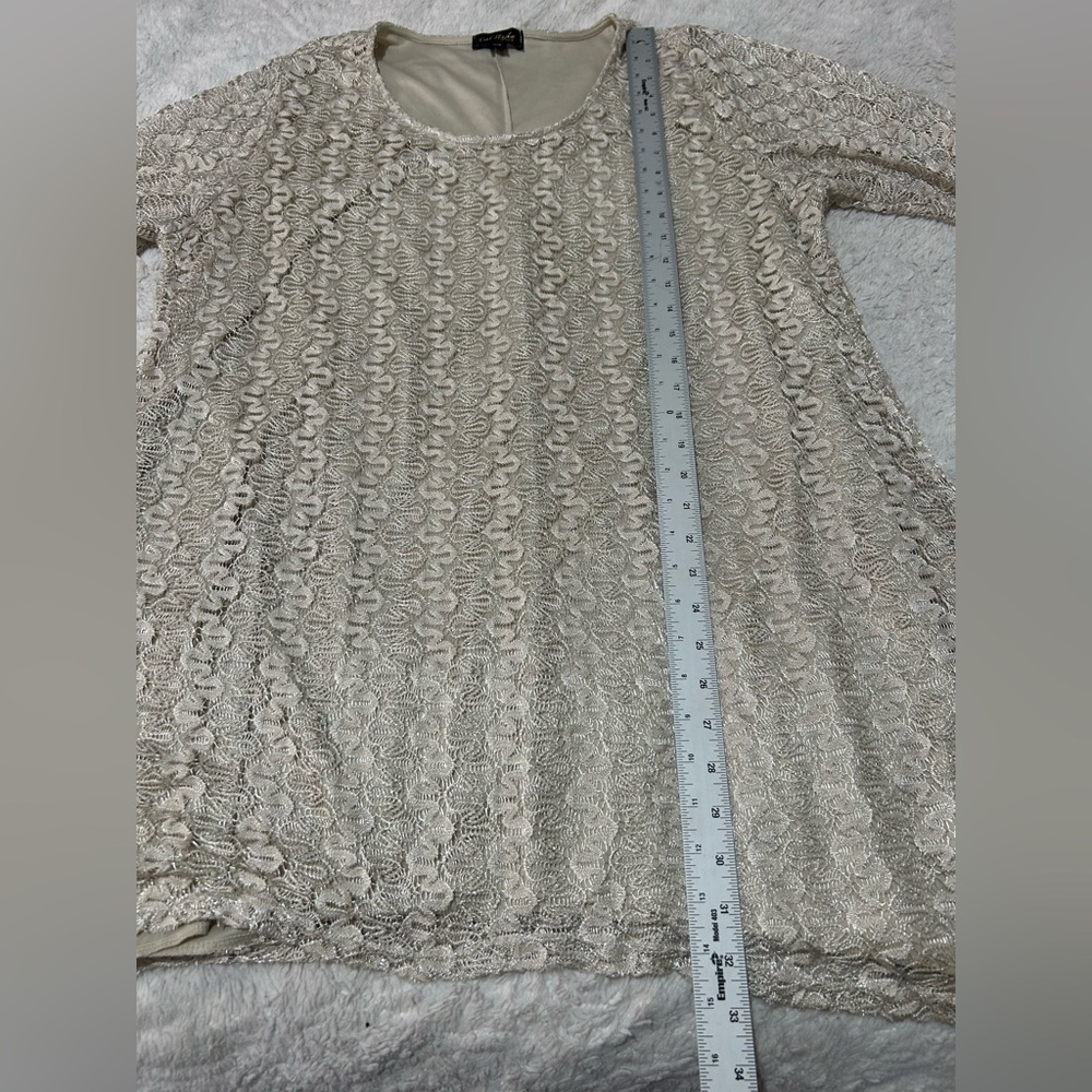 Chic Lace‎ Tunic in Cream - Picture 6 of 7